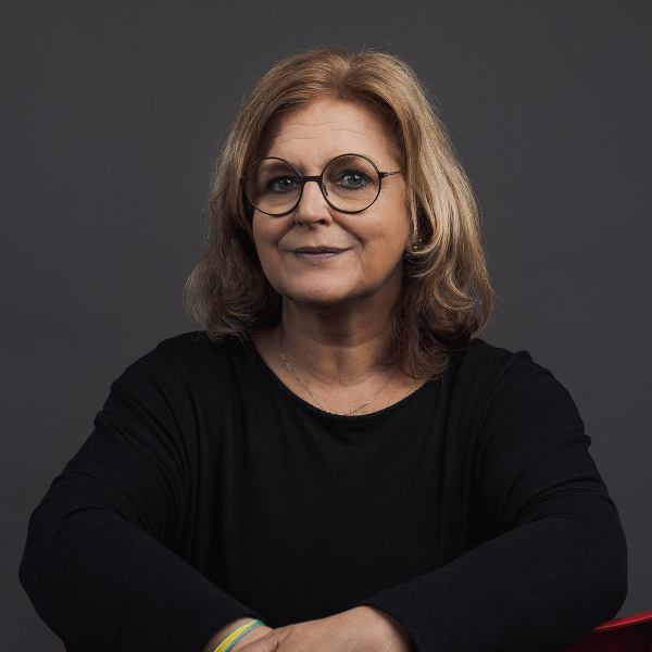 gaby hinrichs, premium professional bei friederbarth, porträtfoto für die teamseite mit fokus auf coaching und organisationsentwicklung
