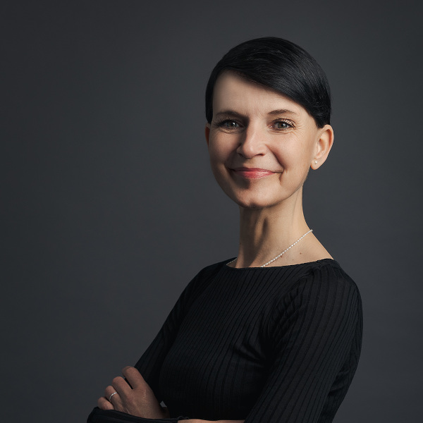 stefanie brandt, premium professional bei friederbarth, porträtfoto für die teamseite mit fokus auf führungskräfteentwicklung und teamentwicklung
